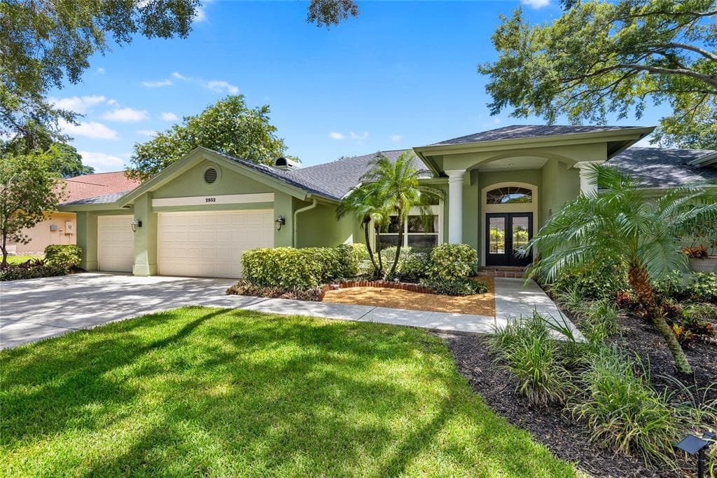 2932 BETHANY PLACE CLEARWATER, FL 33759