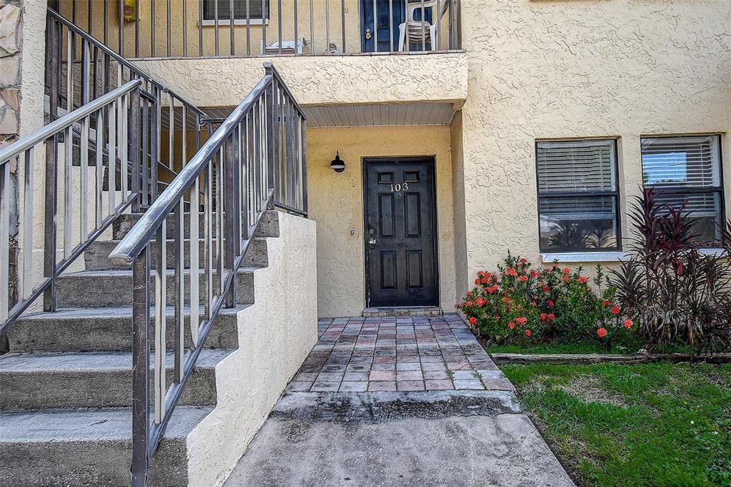 6301 58TH STREET N UNIT 103 PINELLAS PARK, FL 33781