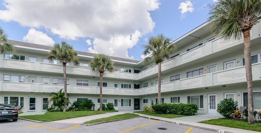 2385 TAHITIAN LANE UNIT 61 CLEARWATER, FL 33763