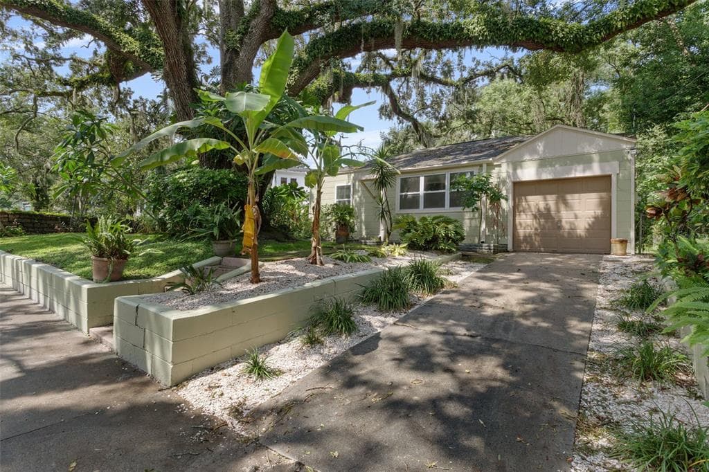 1218 E BROAD STREET TAMPA, FL 33604