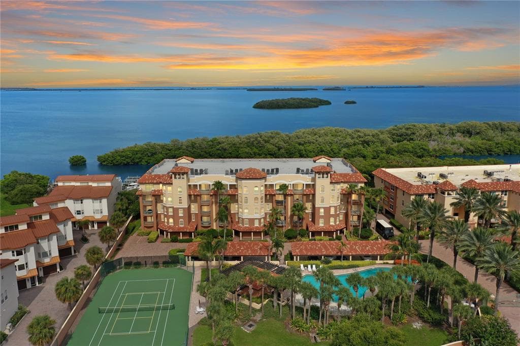 1645 PINELLAS BAYWAY S UNIT A2 ST PETERSBURG, FL 33715