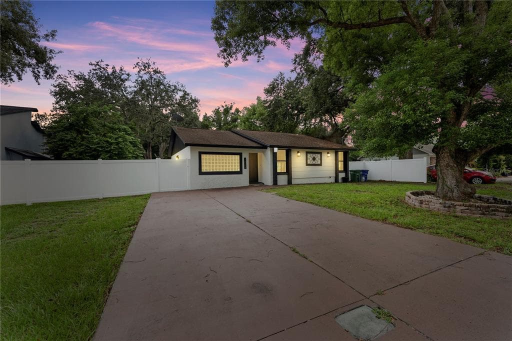 1422 W WOOD STREET TAMPA, FL 33604