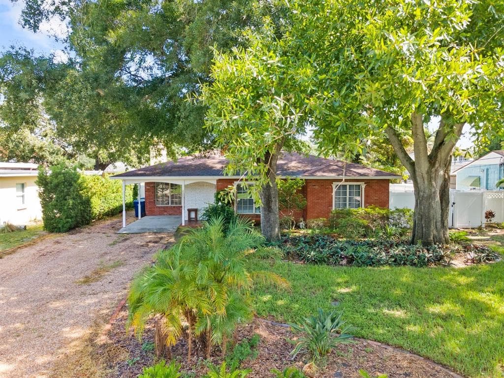 4605 W BAY VILLA AVENUE TAMPA, FL 33611