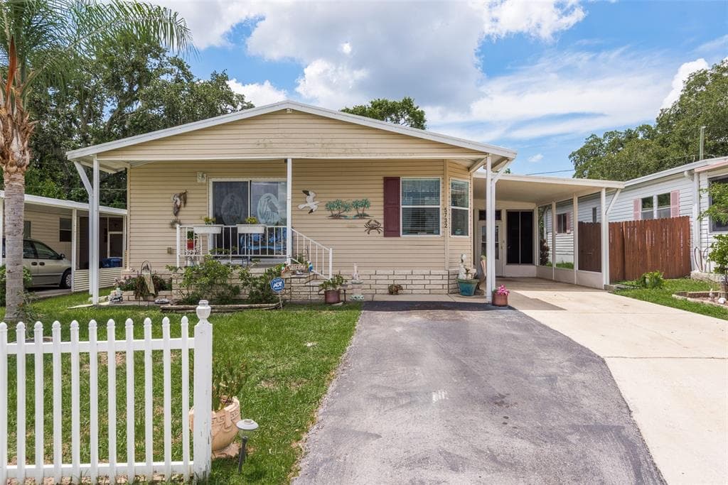5732 ASHEN AVENUE NEW PORT RICHEY, FL 34652