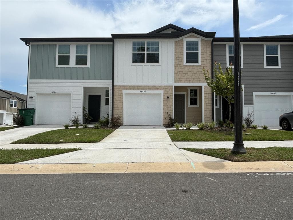 38096 ELBY LANE ZEPHYRHILLS, FL 33542