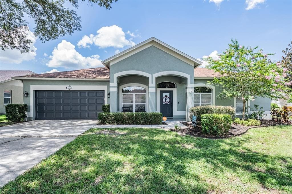 4038 LITHIA RIDGE BOULEVARD VALRICO, FL 33596
