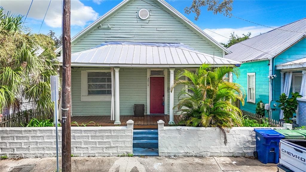 2010 E COLUMBUS DRIVE TAMPA, FL 33605