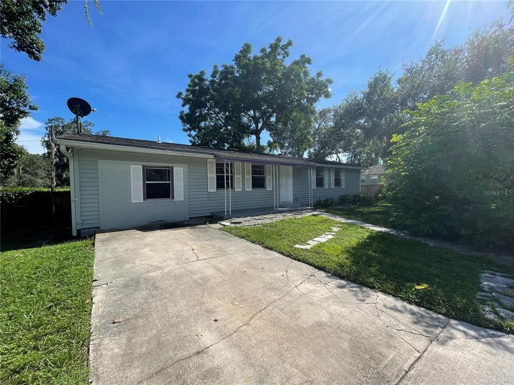 4517 OAK STREET LAKELAND, FL 33813