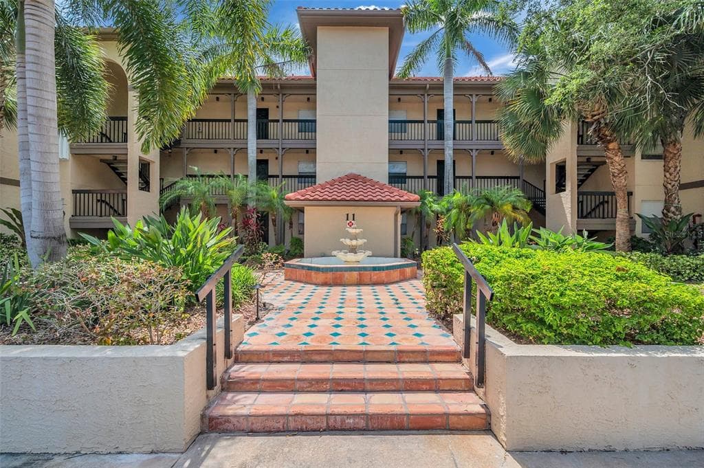 2400 FEATHER SOUND DRIVE UNIT 1136 CLEARWATER, FL 33762