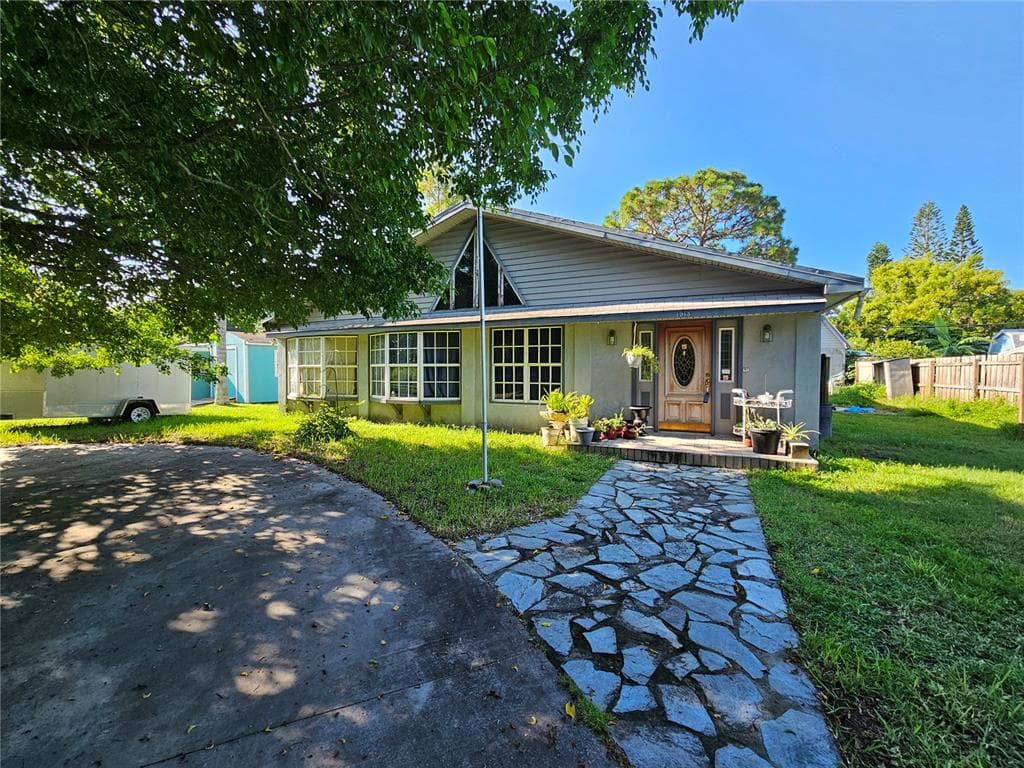 1913 LAKEWOOD DRIVE