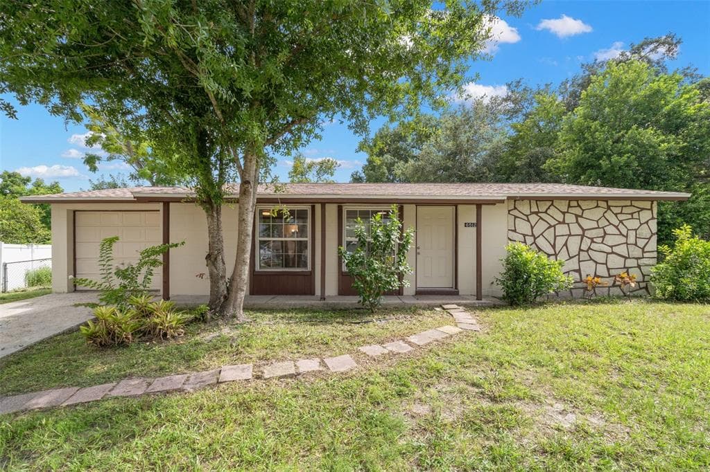 6512 AMUNDSON COURT TAMPA, FL 33634