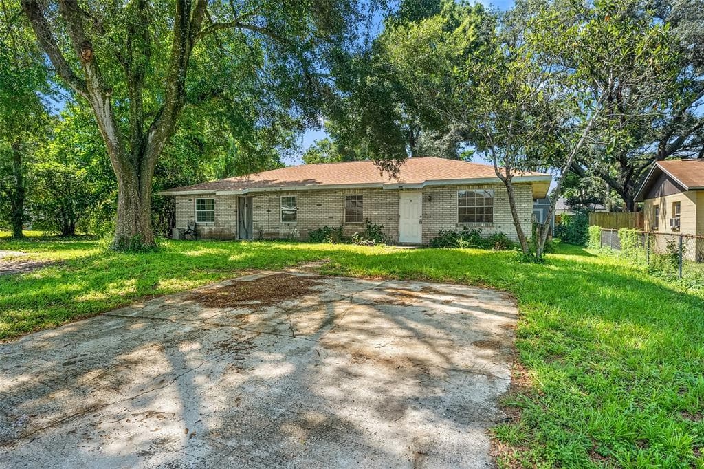 11411 COLONY HILL DRIVE SEFFNER, FL 33584