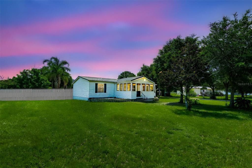 3142 DIANA DRIVE ZEPHYRHILLS, FL 33541