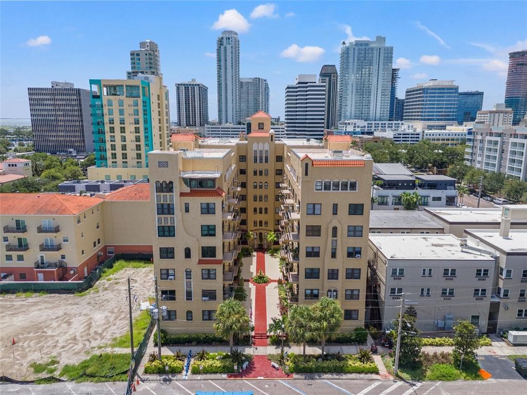 130 4TH AVENUE N UNIT 603 ST PETERSBURG, FL 33701