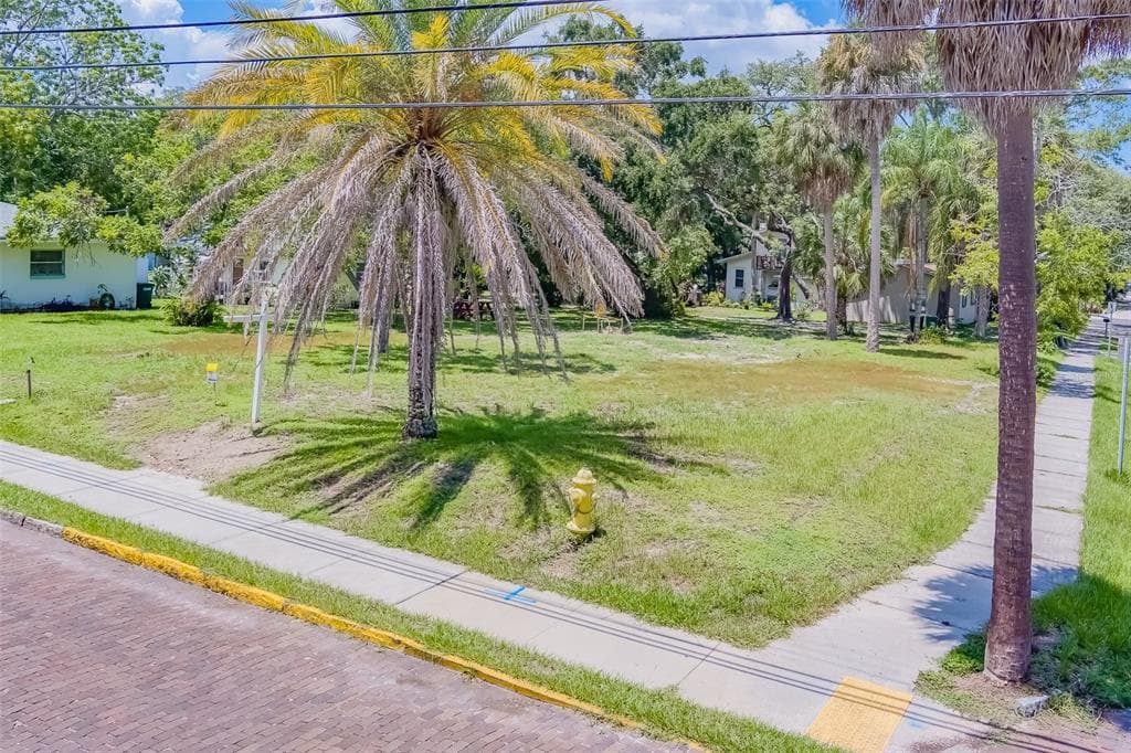 251 5TH AVENUE N SAFETY HARBOR, FL 34695