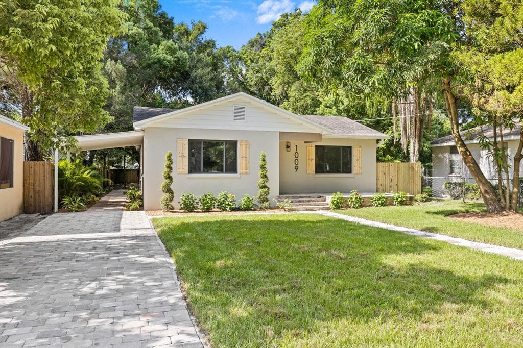 1009 E GENESEE STREET TAMPA, FL 33603