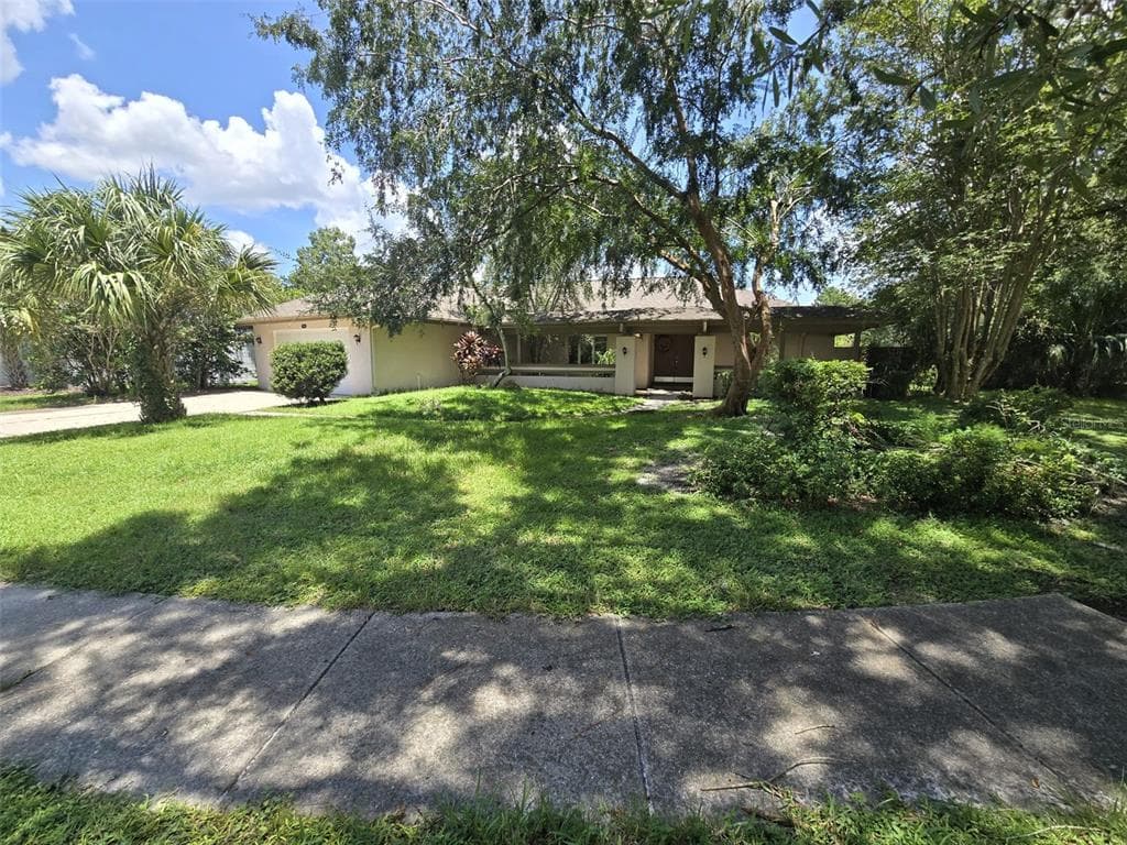 9308 PEBBLE CREEK DRIVE TAMPA, FL 33647