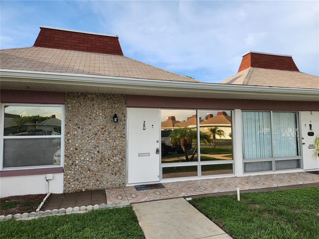 4347 TAHITIAN GARDENS CIRCLE Apt B HOLIDAY, FL 34691