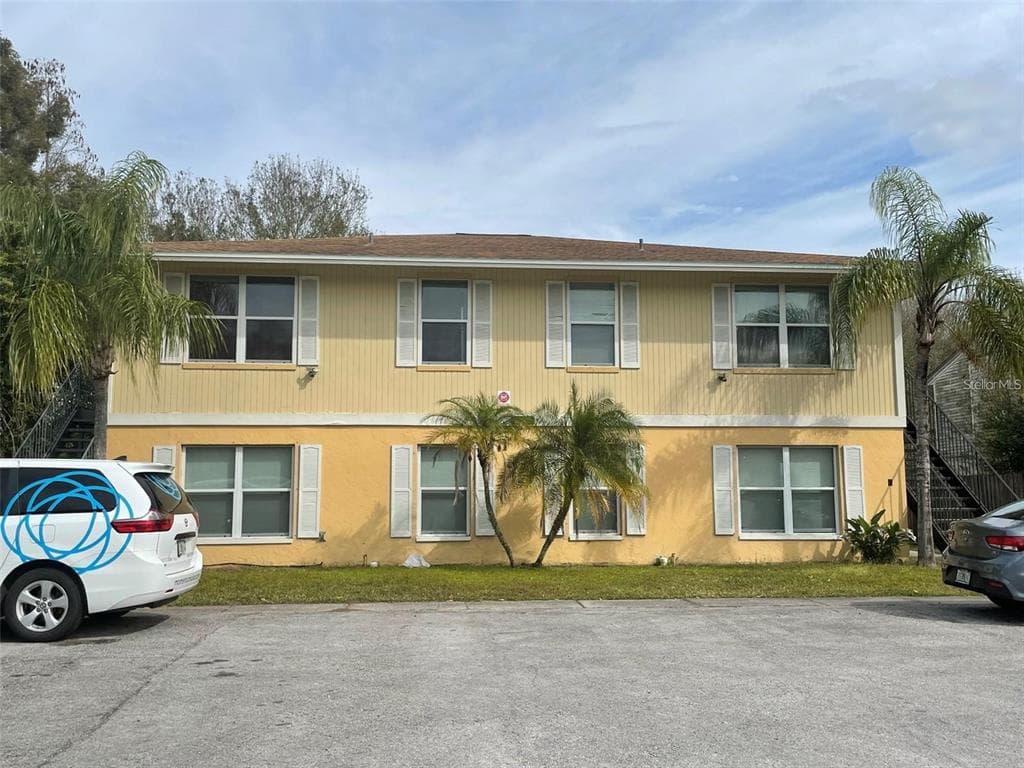 8425 CAMDEN STREET UNIT B TAMPA, FL 33614