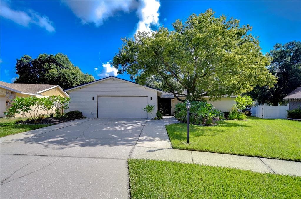4008 GREENMARK LANE VALRICO, FL 33596