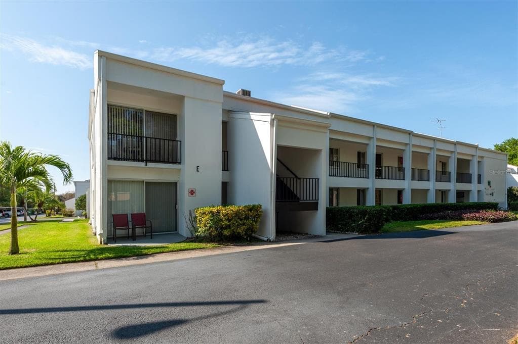 2060 MARILYN STREET UNIT 241 CLEARWATER, FL 33765