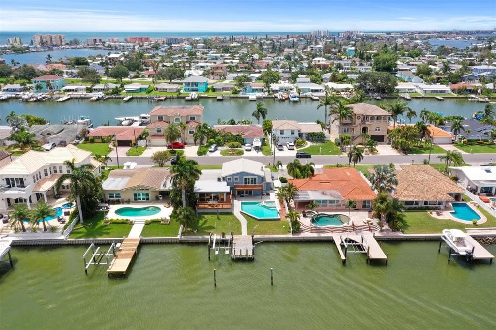 525 JOHNS PASS AVENUE MADEIRA BEACH, FL 33708