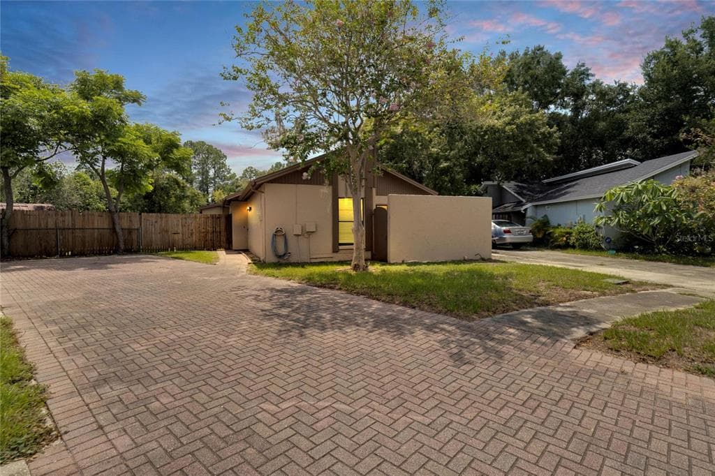 2022 GREGORY DRIVE