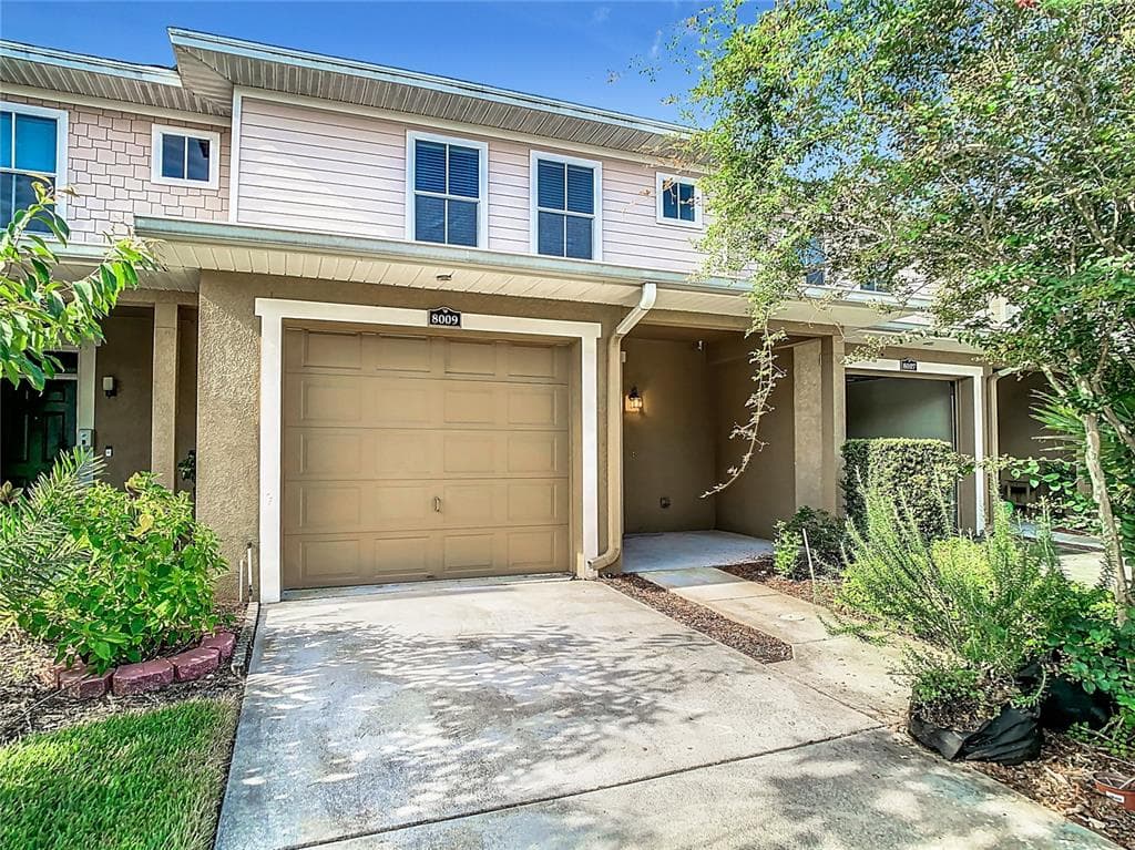 8009 TIPPERARY LANE TAMPA, FL 33610