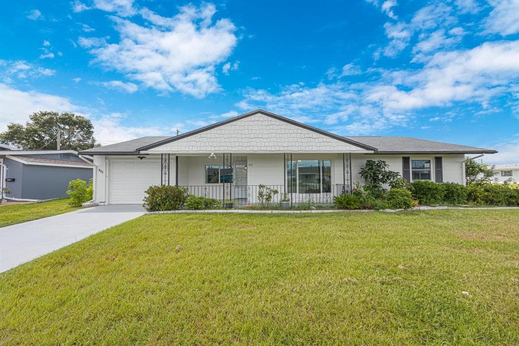 708 BEL AIR AVENUE SUN CITY CENTER, FL 33573