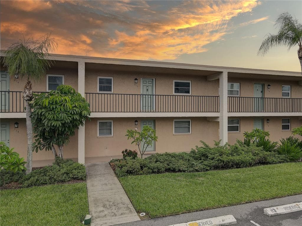 12300 PARK BOULEVARD UNIT 115 SEMINOLE, FL 33772