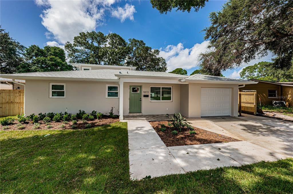 5572 15TH AVENUE N ST PETERSBURG, FL 33710