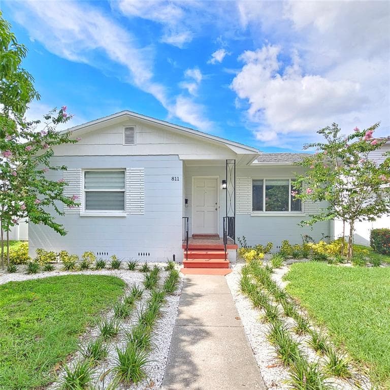 811 SOUTHWEST BOULEVARD N ST PETERSBURG, FL 33703