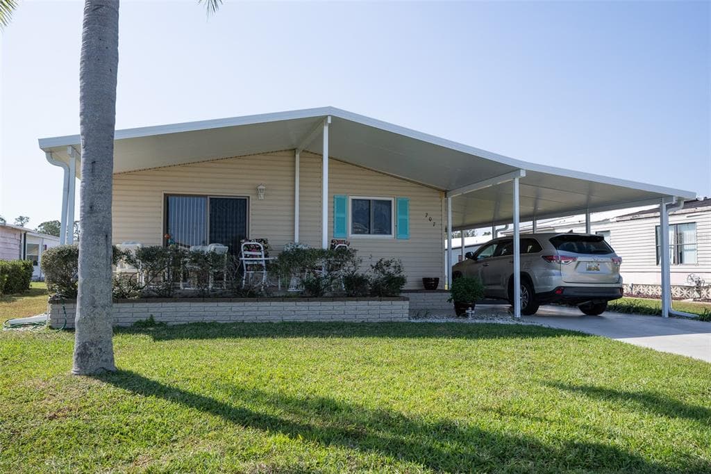 707 DEL LUNA DRIVE NORTH PORT, FL 34287