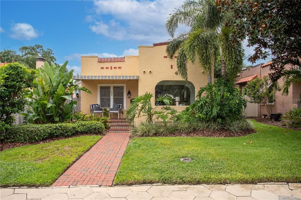 120 19TH AVENUE NE ST PETERSBURG, FL 33704