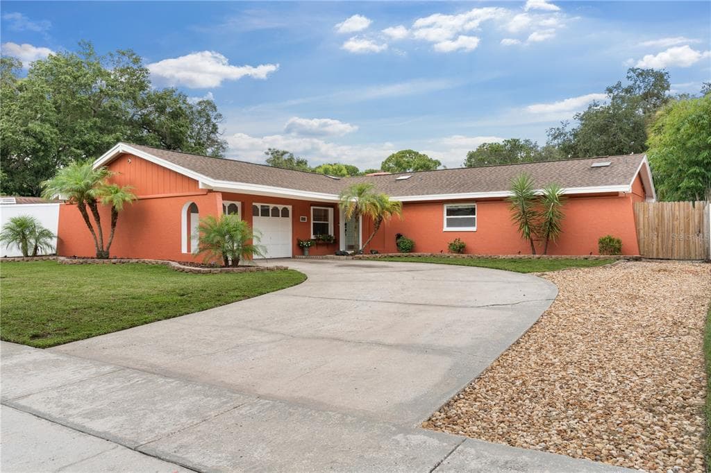8008 FOUNTAIN AVENUE TAMPA, FL 33615