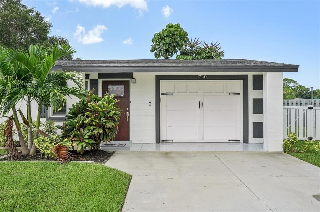 1720 INGRAM AVENUE SARASOTA, FL 34232