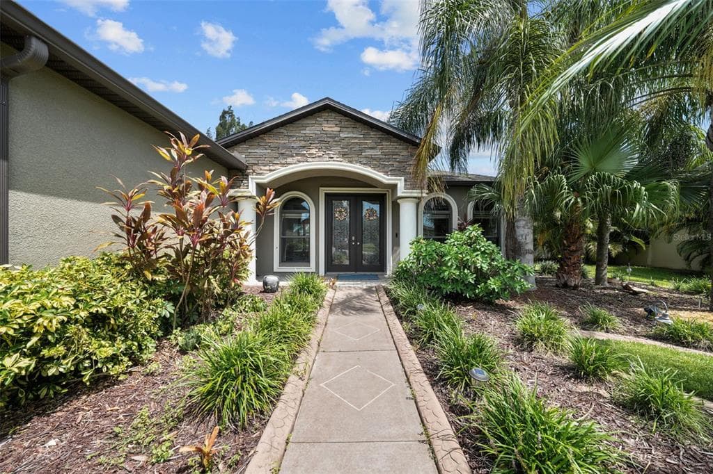331 STAR SHELL DRIVE APOLLO BEACH, FL 33572