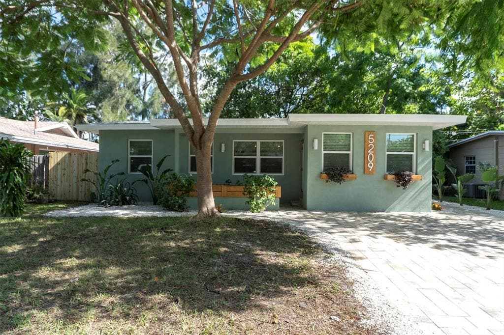 5209 NEWTON AVENUE S GULFPORT, FL 33707