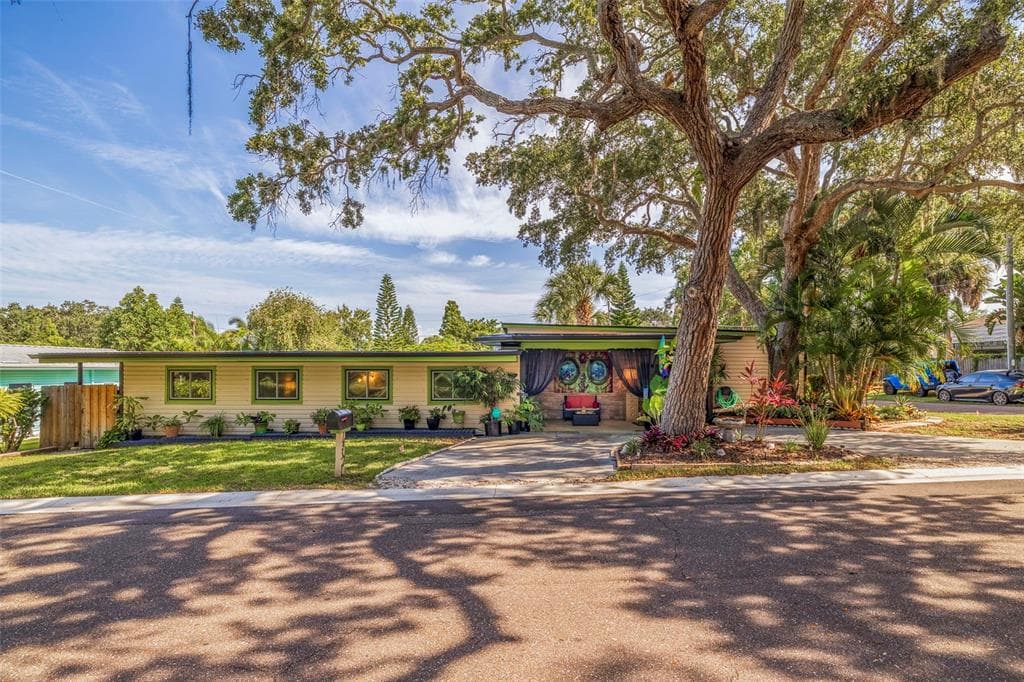 14321 JOSEPHINE ROAD LARGO, FL 33774