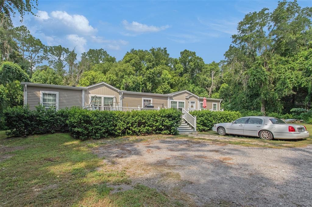 14007 SNOW MEMORIAL HIGHWAY BROOKSVILLE, FL 34601
