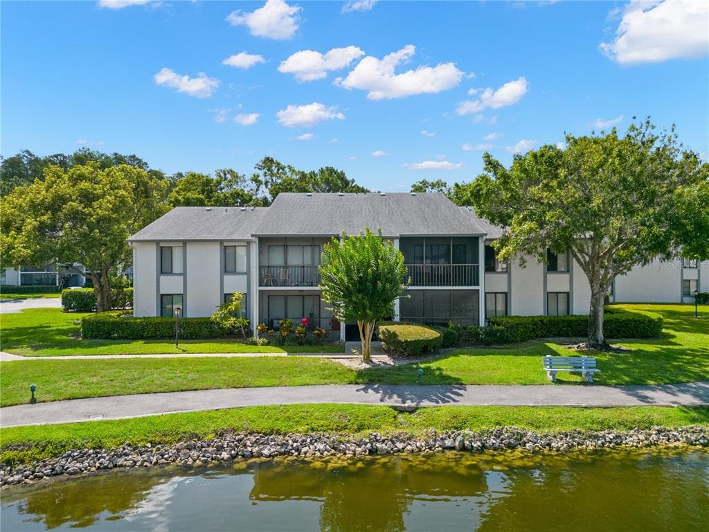 1225 PINE RIDGE CIRCLE W UNIT B2 TARPON SPRINGS, FL 34688