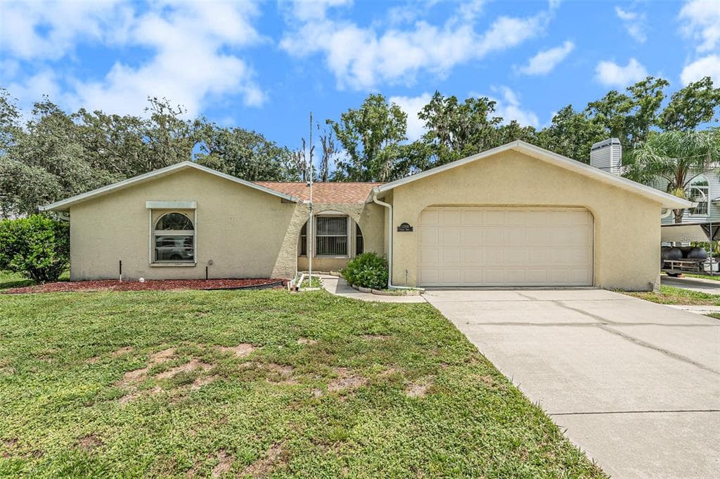 12101 LACEY DRIVE NEW PORT RICHEY, FL 34654