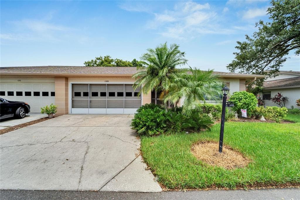 1509 LELAND DRIVE SUN CITY CENTER, FL 33573