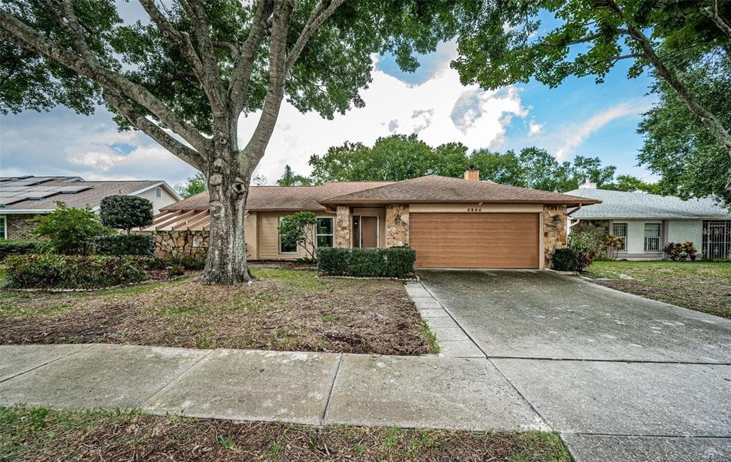 6806 SEAFAIRER DRIVE TAMPA, FL 33615