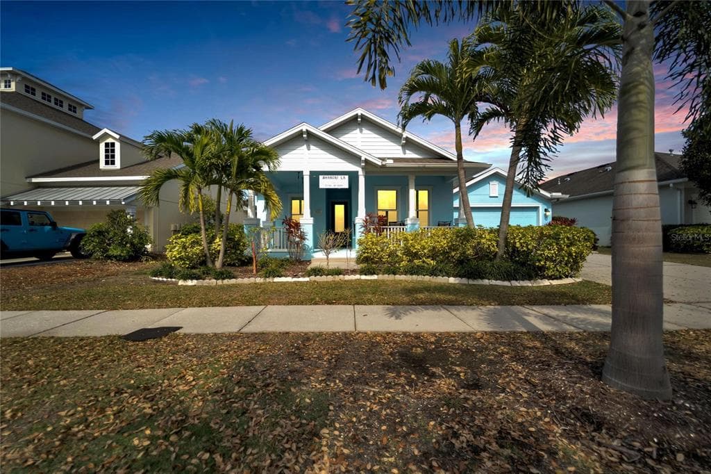 527 MANNS HARBOR DRIVE APOLLO BEACH, FL 33572