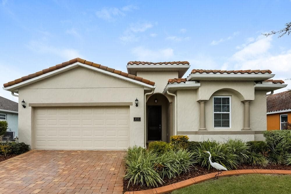 211 MESSINA PLACE HOWEY IN THE HILLS, FL 34737