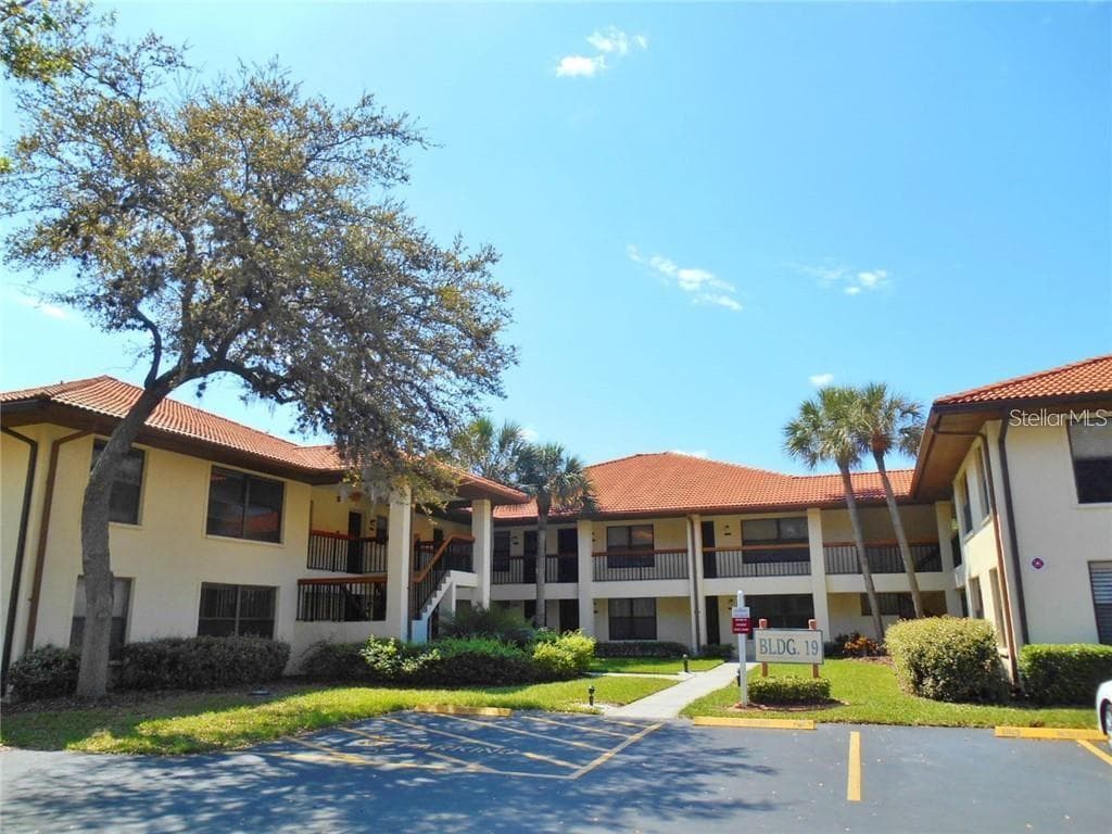 1910 HAMMOCK PINE BOULEVARD UNIT 1910 CLEARWATER, FL 33761