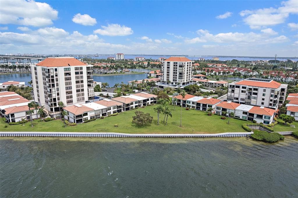 6291 BAHIA DEL MAR CIRCLE UNIT 101 ST PETERSBURG, FL 33715