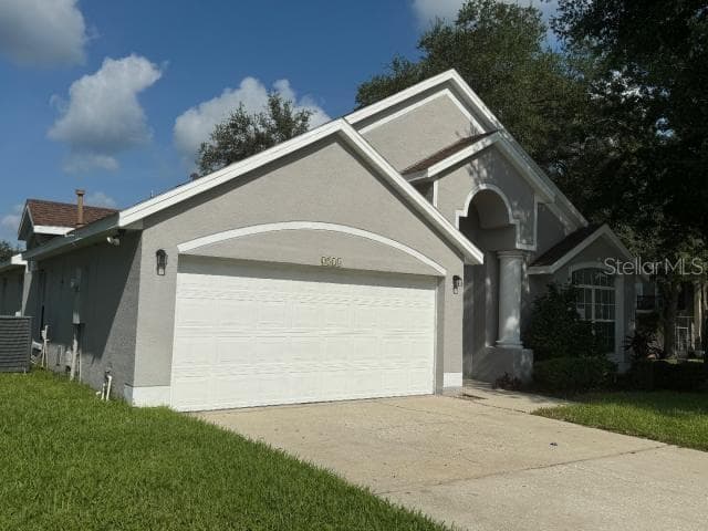 2512 MEADOW OAKS LOOP CLERMONT, FL 34714