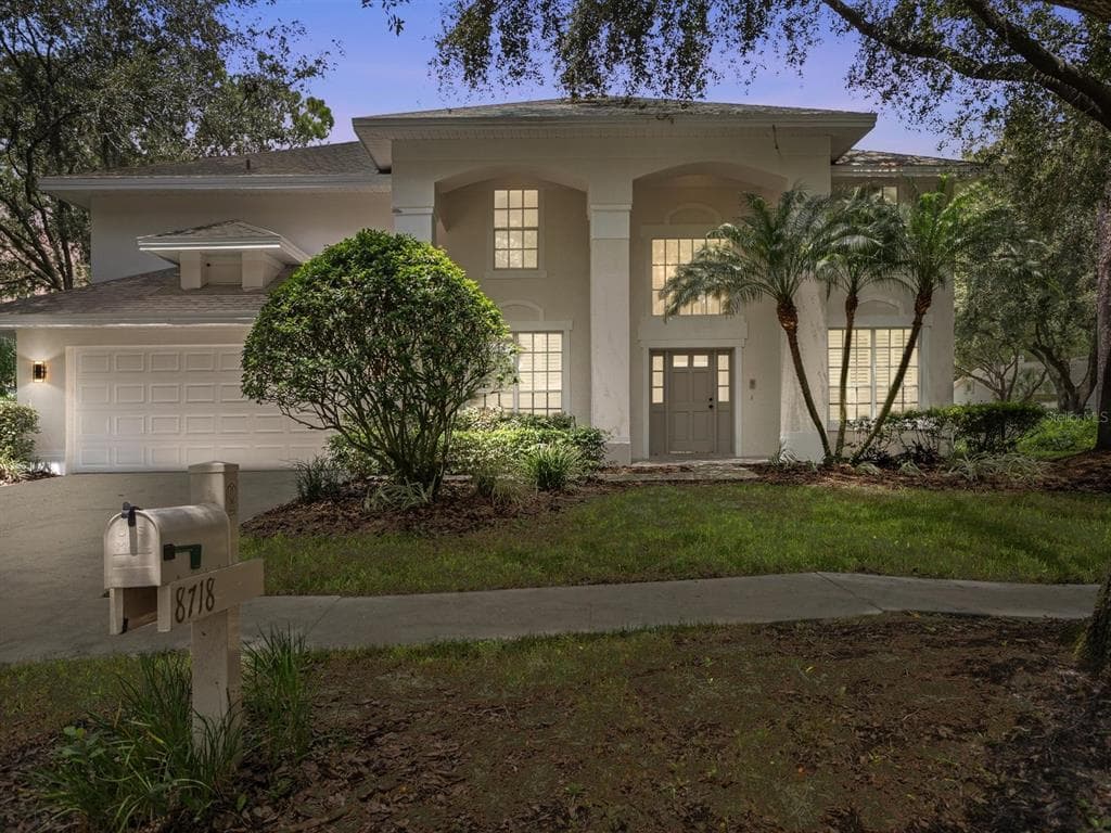 8718 HIDDEN GREEN LANE TAMPA, FL 33647